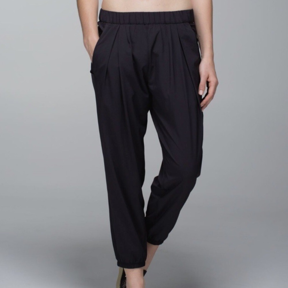 Lululemon Rolling With My Omies Pant
